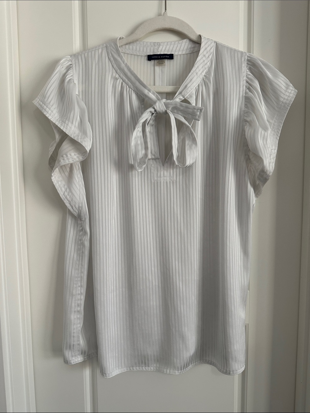 Tommy Hilfiger White Satin Shadow Stripe Tie Neck Flutter Sleeve Blouse M